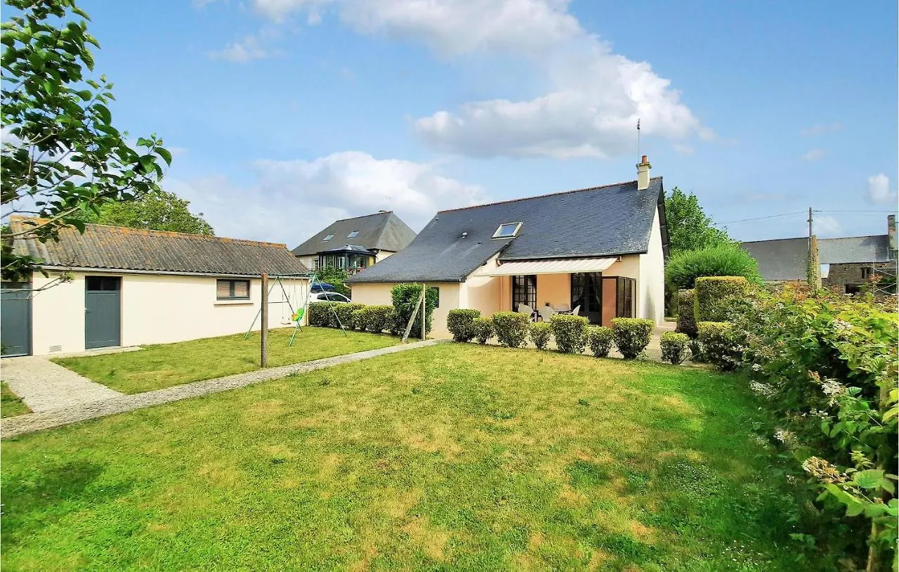 Feriehus Lovely Home In La Fresnais With Kitchen
