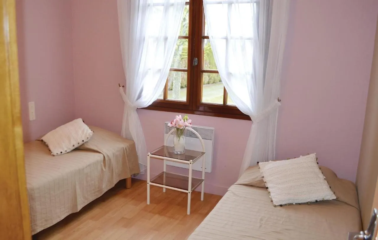 Lovely Home In La Fresnais With Kitchen Feriehus